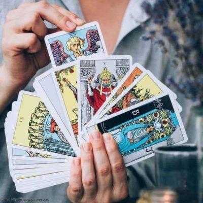 Tarot com Taróloga Deusa Da Vitória